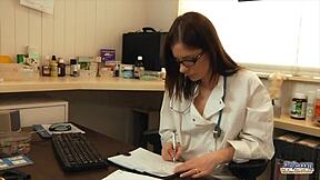 Does The Sexy Doctor Give Blowjob Before Pussy Fuck?