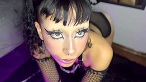 i fingered my pussy with toy and squirted hard