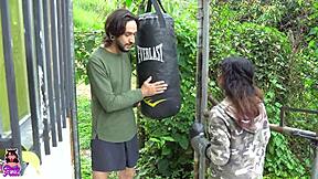 practicando boxeo golpeo al vecino y no me queda de otra que consentirlo