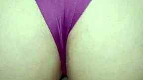 Novinha Senta na Rola Grande do Namorado