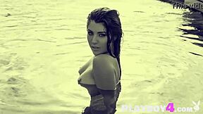 MILF POSES NAKED For PLAYBOY Striptease