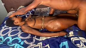 स्टेप डैड नॉटी स्टेप डॉटर को जगाता है और उसकी गैंड में कुम करता है