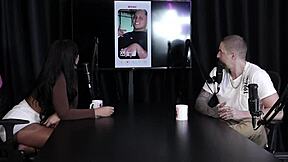 Gostosa reveals breasts and pussy in jerk-off game, he shows dick after Tinder matches in sheer red