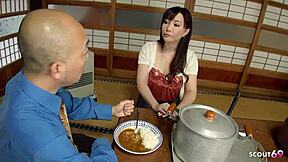 i convinced the japanese waitress for a creampie in the restaurant