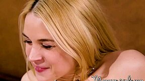 Mummysgirls Com - Blonde Teen 18+ Lexi Lores Seductive Pussy Licking Session