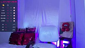 Julieta Venus Sucking Dildo Like Real Cock