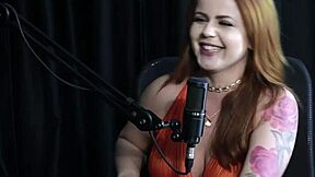 Isadora Closel shares her exhibitionist experiences and carnival plans in an interview.