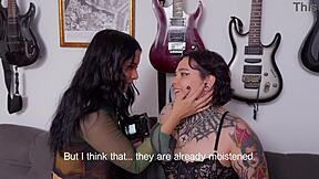 my photographer licks my wet pussy because i don't have money, my first lesbian experience