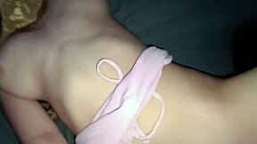 El Coño Estrecho De La Vecina Se Pone A Cuatro Patas Y Le Dejo El Culo Lleno De Semen