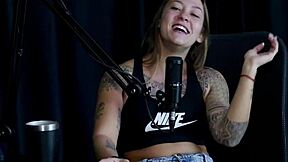 Flor De Damiana Gets Pussy Licked Outdoors