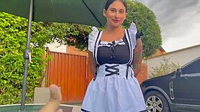 cleaning girl gets fucked in the garden