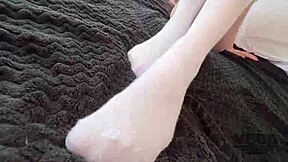 cute petite tinder girl fucks for a new iphone and gets creampie