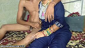 Bhabhi has sex with biker 😈