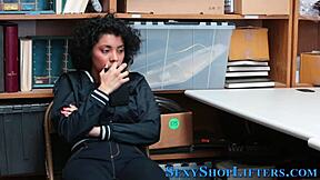 Caught thief gives blowjob and gets fucked 😏