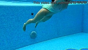 Hottest underwater swimming babe lizi vogue