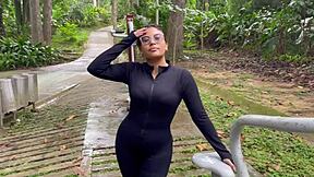 I fucked a stranger with a big cock in the public park, almost getting caught