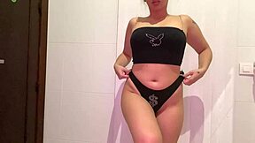 Kodabratz shows sensual latina movements on webcam