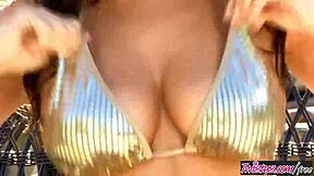 Hot teen Taylor Vixen masturbates outdoors with dildo! 😍