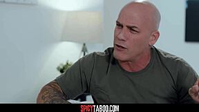 stepfather fucks his brunette stepdaughter 😏