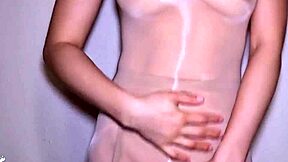 petite girl, rub that pussy for my cum?