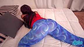 My stepsister arrives home after gym sweaty and I fuck her well