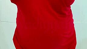 मैं अपने प्रेग्नेंट बेली के साथ इतनी सेक्सी और हॉर्नी महसूस करती हूं।