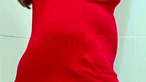 मैं अपने प्रेग्नेंट बेली के साथ इतनी सेक्सी और हॉर्नी महसूस करती हूं।