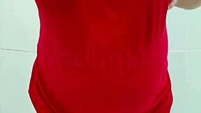 मैं अपने प्रेग्नेंट बेली के साथ इतनी सेक्सी और हॉर्नी महसूस करती हूं।