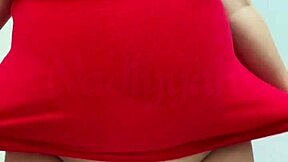 मैं अपने प्रेग्नेंट बेली के साथ इतनी सेक्सी और हॉर्नी महसूस करती हूं।