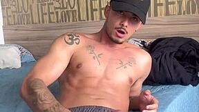 sexy teen MASTURBATES for MUSCULAR bodybuilder