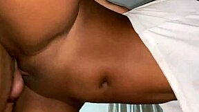 tengo sexo con mi madrastra en su aviacion cuando mi padre sale a trabajar?