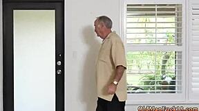 Amateur Couple Threesome With Ebony Bitch Glenn