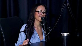 Morena gostosa, show me your big tits on the stripper after becoming bisexual?