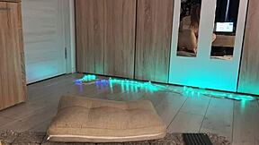 i got an anal plug with tail on webcam, it's so bigg