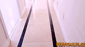 Milf and teen suck cock in threesome fucking