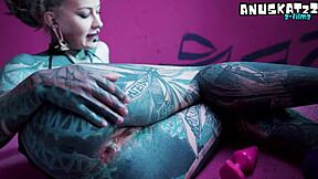 Tattoo girl stretches asshole in solo anal play 😈