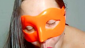 la due�a del bar hace un video especial penetrando su hermosa y enorme concha para su nuevo cliente le encanta la verga de extra�os full on xred sheer 2