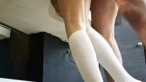 sexy colegiala flaquita le quitan su tanguita que traia debajo de su falda escolar follada hasta dejarla preñada puta colegiala es penetrada por atras varias veces por su compañero de clase