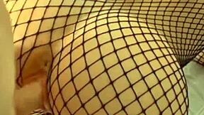 me encanta calentarle la polla antes que me folle y me llene de creampie en mi puffy shaved pussy 😏