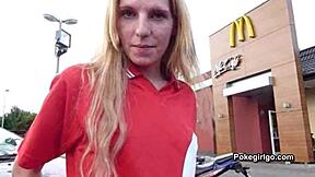 Amateur couple squirts in car.