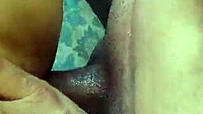 La Modelo Latina Omy Estalla en un Orgasmo Intenso Gritando de Placer al Recibir una Gran Verga