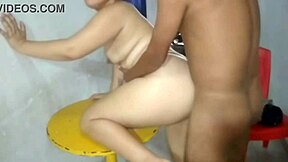 Boyfriend of my stepsister couldn't resist my big ass and fucked me in the kitchen with his delicious cock until cumming inside 😍