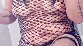 oh wow, it's so delicious riding my dildo until i reach a strong orgasm as a latina milf