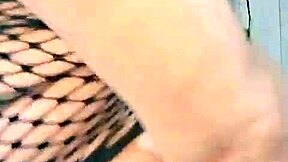 oh wow, it's so delicious riding my dildo until i reach a strong orgasm as a latina milf