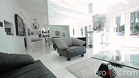 hey, check out this awkward moment between step brother and sister with katy kiss