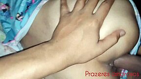 minha enteada deitou ao meu querendo foder sua bucetinha e ganhou leite na sua bunda pequena 😏🍑