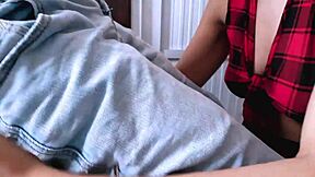 I gave a sneaky blowjob to my friend's cheerleader girlfriend after school until huge cum filled her mouth