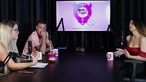 começou pra deixar de ser clt não faz hard é hétero mas grava com mulheres e é acompanhante - charllottye sheer red