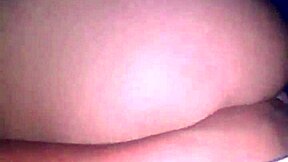 A mi chibola sexy le encanta ser bien penetrada en rough homemade sex.