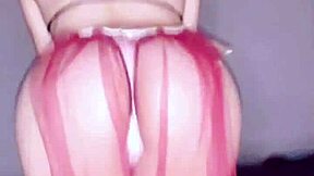 Hey, check out Bonneyuwu doing that sexy Leia Star Wars dance in her cute costume.